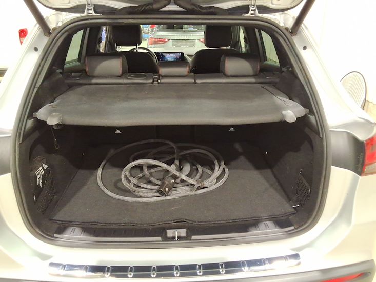 Mercedes-Benz Eqa — photo 3