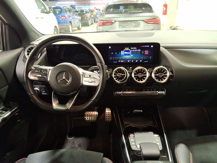 Mercedes-Benz Eqa — photo 6