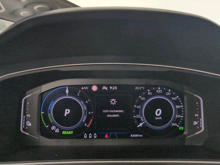 Volkswagen Tiguan — photo 10