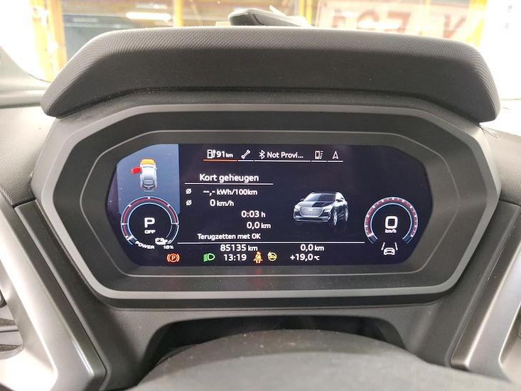 Audi Q4 — photo 10