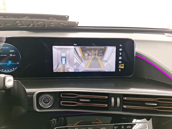 Mercedes-Benz Eqc — photo 12