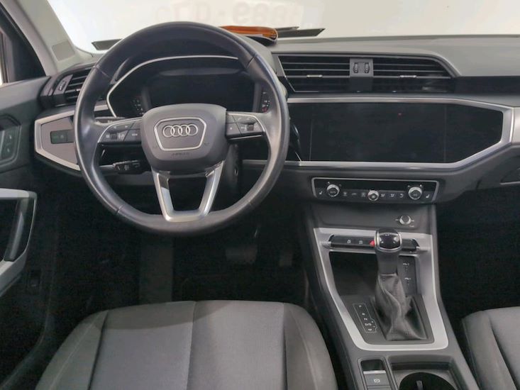 Audi Q3 — photo 8