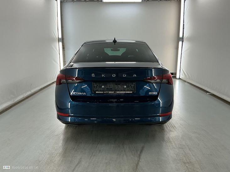 Skoda Octavia — photo 5