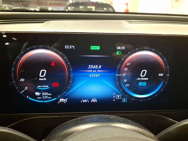 Mercedes-Benz Eqc — photo 9