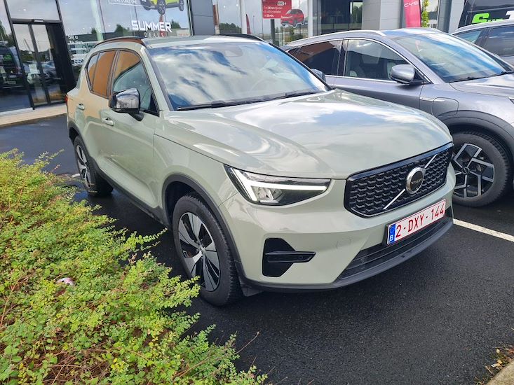 Volvo Xc40 — photo 2