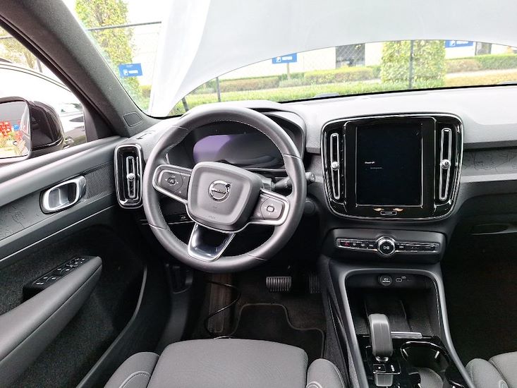 Volvo Xc40 — photo 8