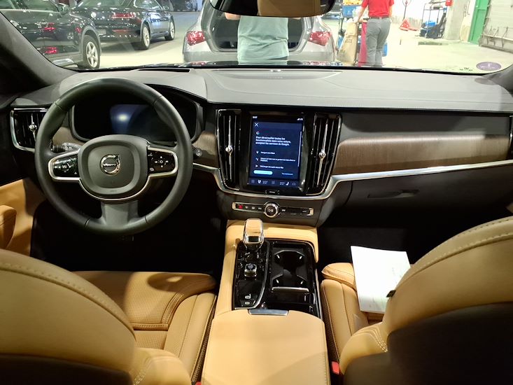 Volvo V90 — photo 10