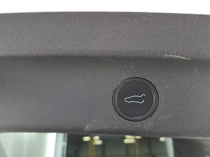 Tesla Model Y — photo 12