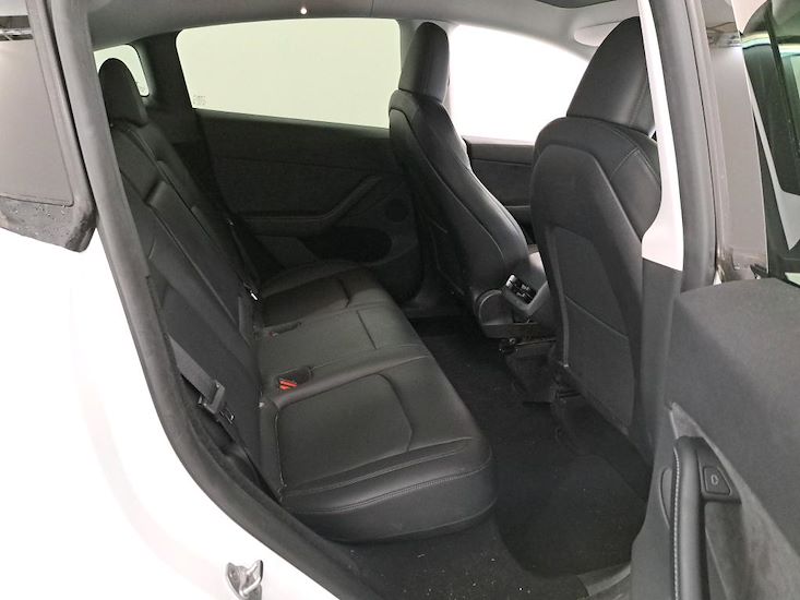 Tesla Model Y — photo 6
