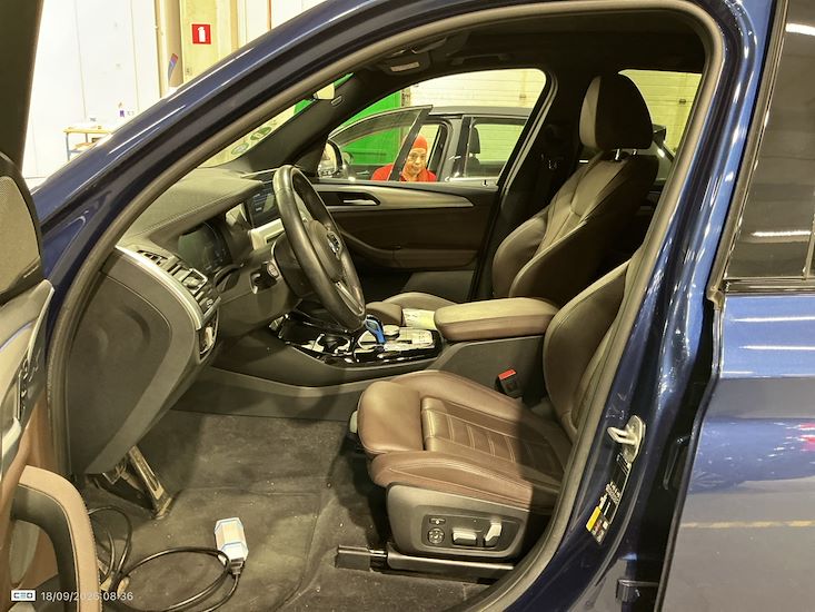 Bmw Ix3 — photo 11