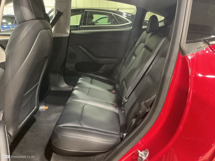 Tesla Model Y — photo 10