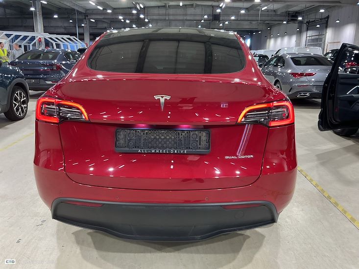 Tesla Model Y — photo 3