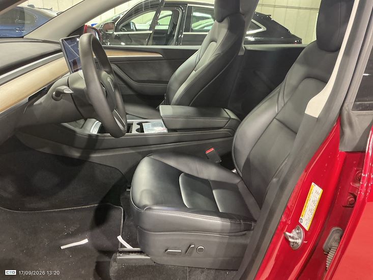 Tesla Model Y — photo 9