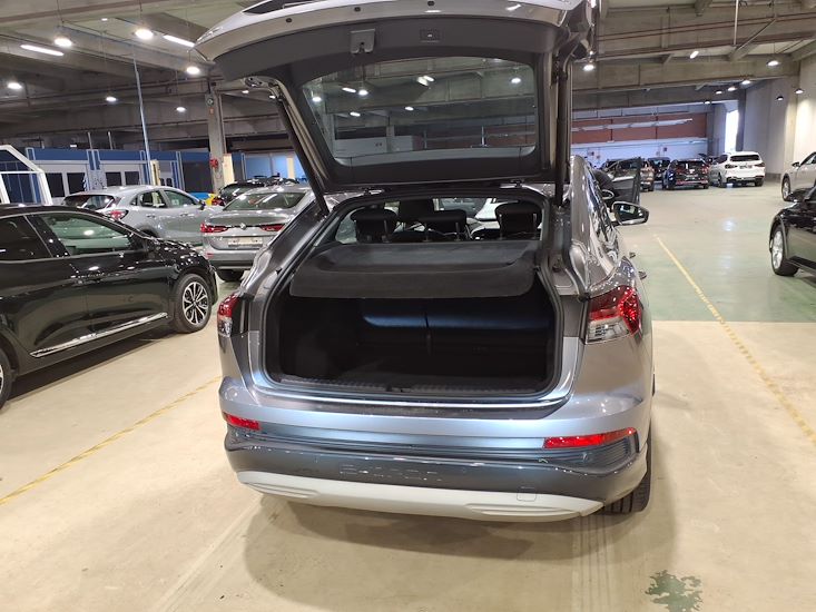 Audi Q4 — photo 3