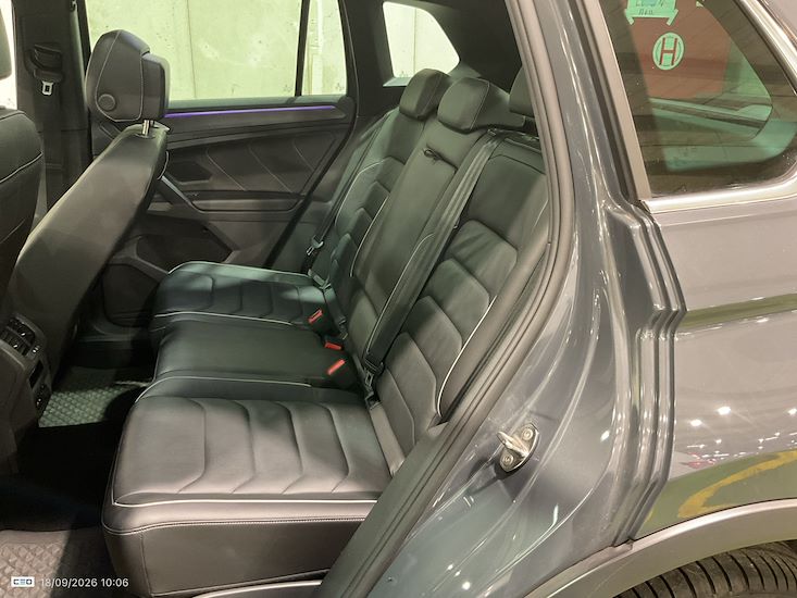 Volkswagen Tiguan — photo 11