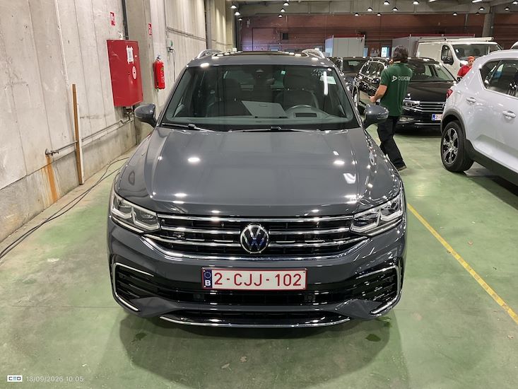 Volkswagen Tiguan — photo 2