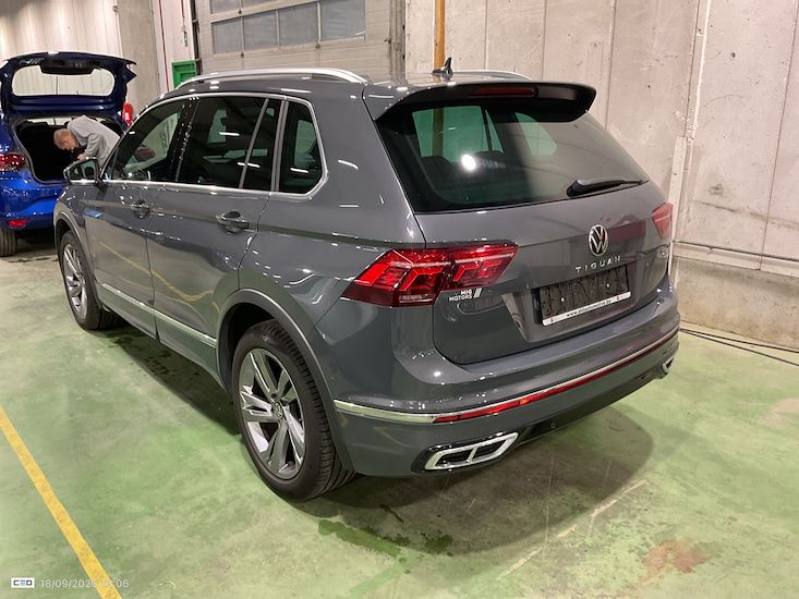 Volkswagen Tiguan — photo 3