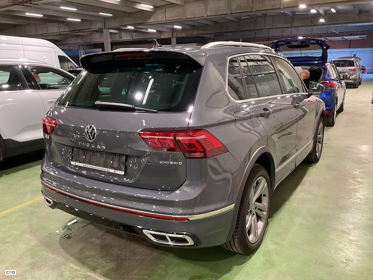 Volkswagen Tiguan — photo 4