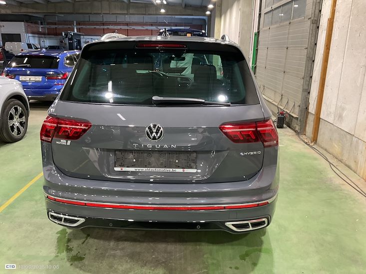 Volkswagen Tiguan — photo 5