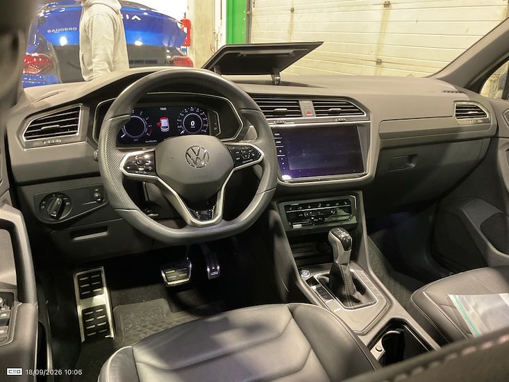 Volkswagen Tiguan — photo 7