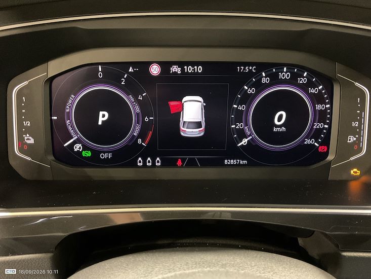 Volkswagen Tiguan — photo 8