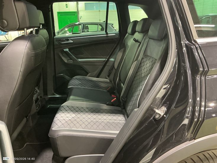 Volkswagen Tiguan — photo 11