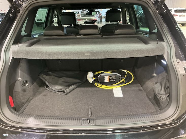 Volkswagen Tiguan — photo 12