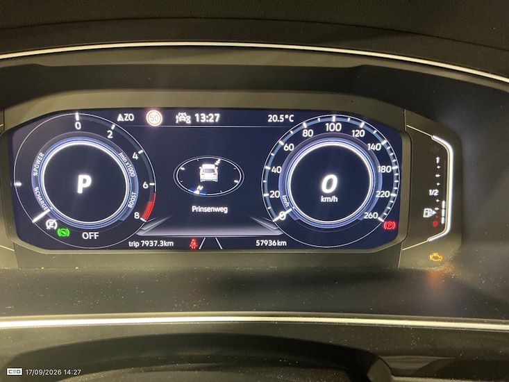 Volkswagen Tiguan — photo 8