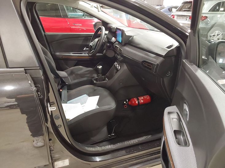 Dacia Sandero — photo 7