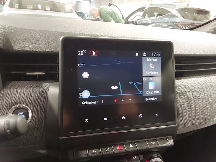 Renault Clio — photo 10