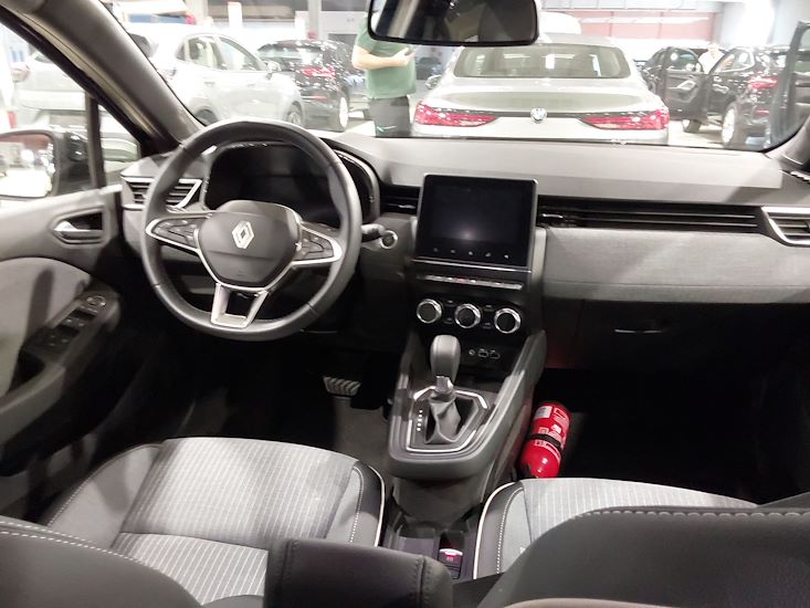 Renault Clio — photo 6