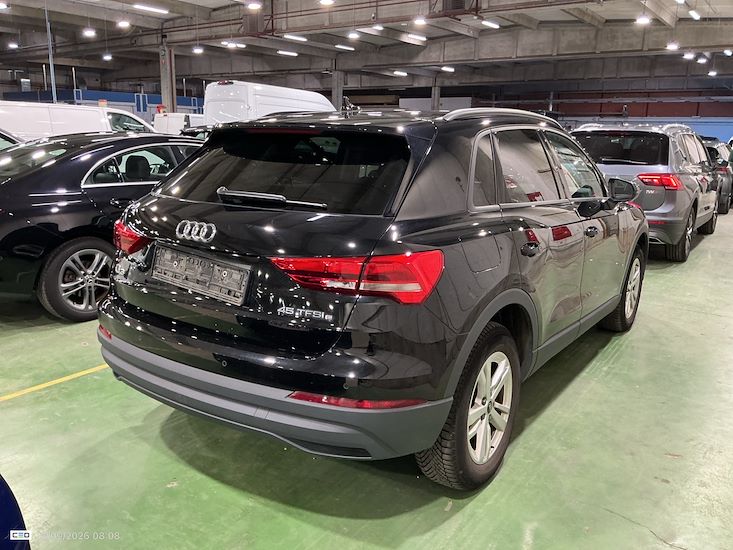 Audi Q3 — photo 8