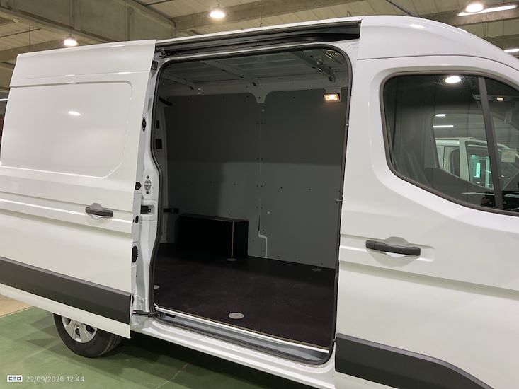 Renault Master — photo 11