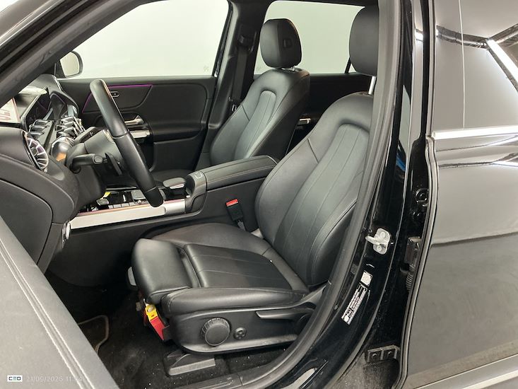 Mercedes-Benz Eqb — photo 9