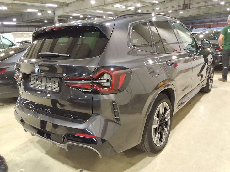 Bmw Ix3 — photo 4
