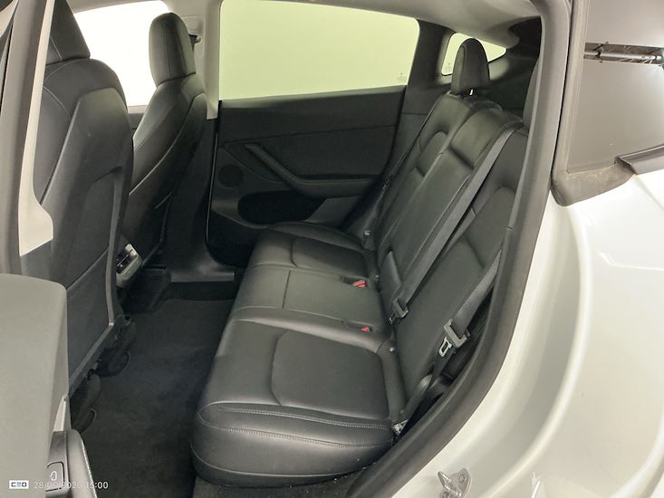 Tesla Model Y — photo 11