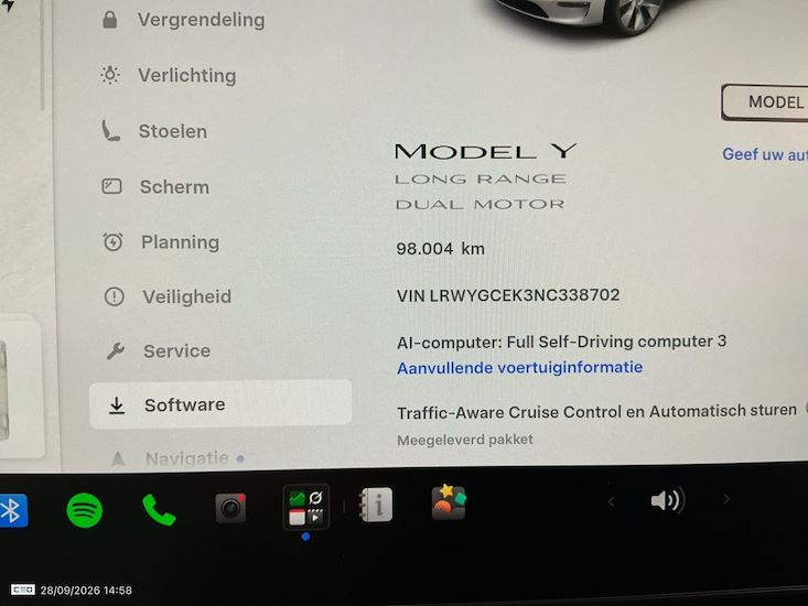 Tesla Model Y — photo 13