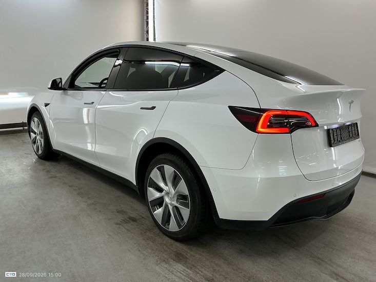 Tesla Model Y — photo 3