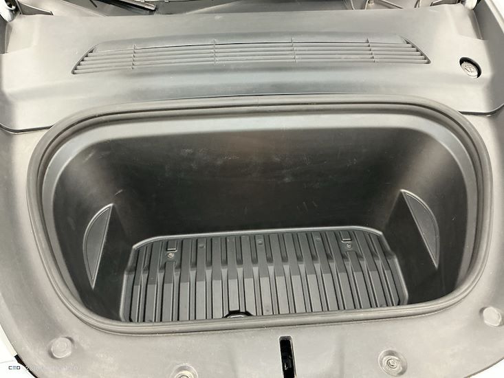 Tesla Model Y — photo 6