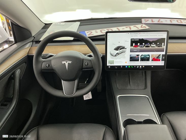 Tesla Model Y — photo 7