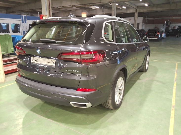 Bmw X5 — photo 4