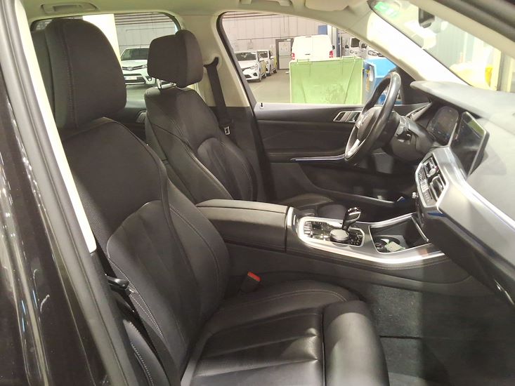 Bmw X5 — photo 7
