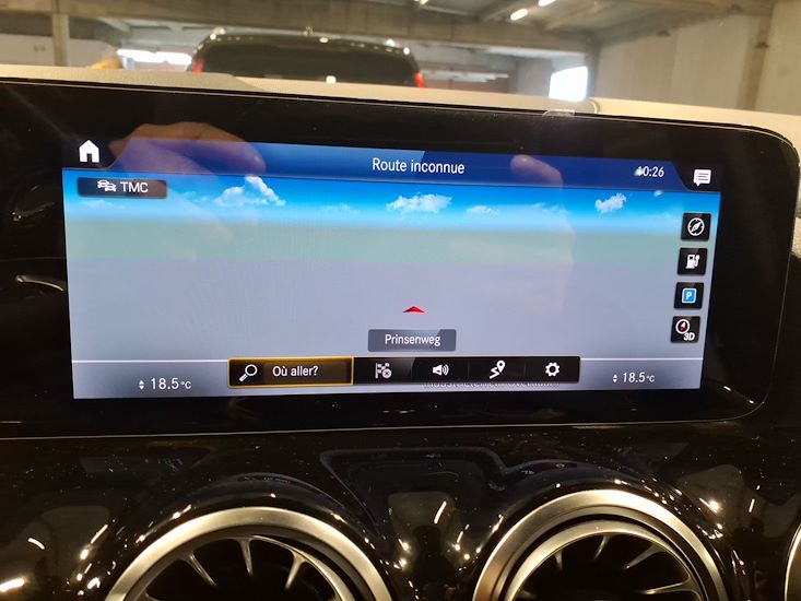 Mercedes-Benz Eqa — photo 10