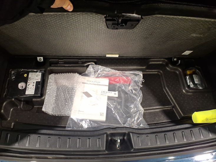 Mercedes-Benz Eqa — photo 11