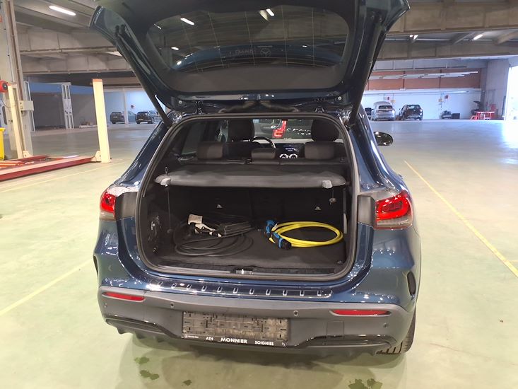 Mercedes-Benz Eqa — photo 3