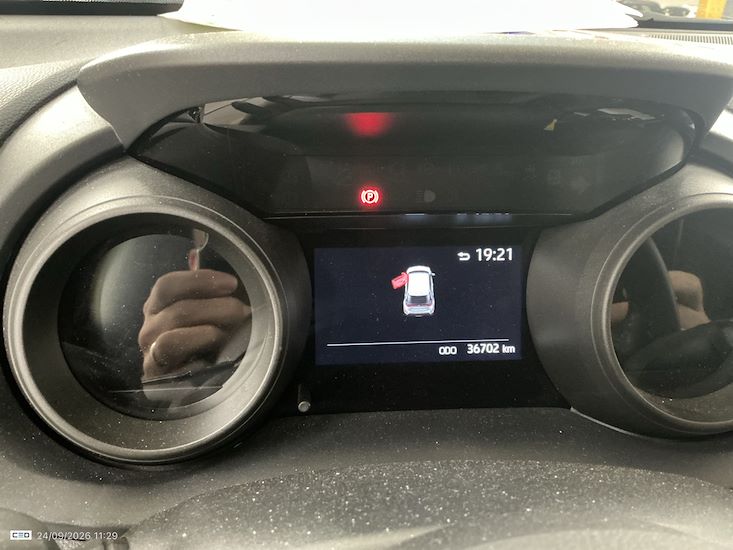 Toyota Yaris — photo 7