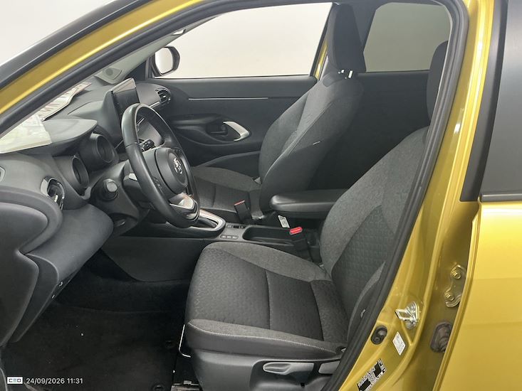 Toyota Yaris — photo 9