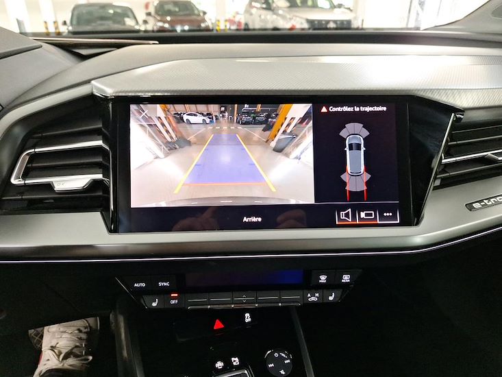 Audi Q4 — photo 12