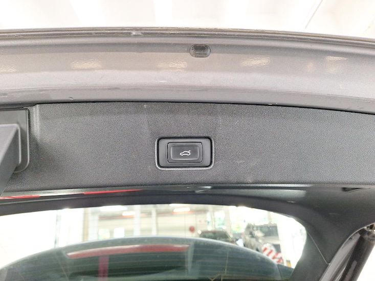 Audi Q4 — photo 13