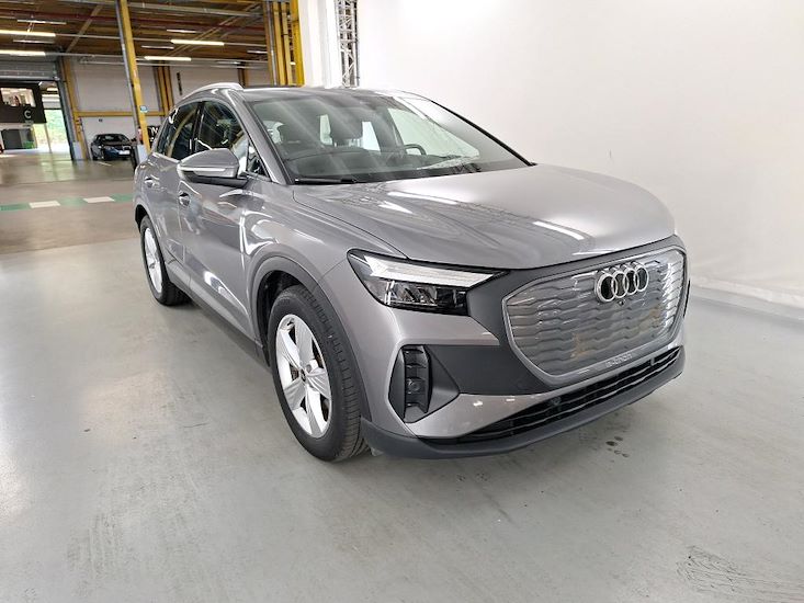 Audi Q4 — photo 2